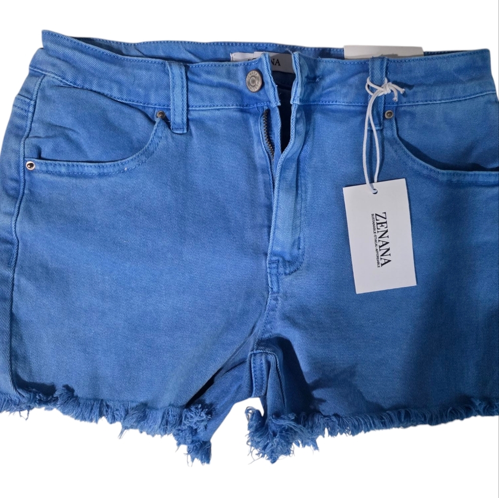 Zenana Outfitters Blue Jean Shorts with Frayed Hem